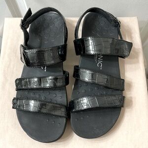 Vionic Black patent croc embossed sandals. Adjustable Velcro & buckle. Size 8